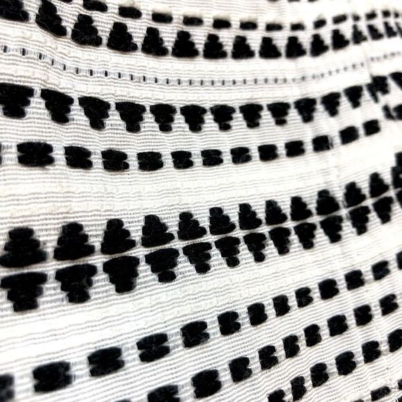 CUPCAKES AND CASHMERE - 🎉HP🎉 L Sz 0 EUC Embroidered Skort. PRISTINE CONDITION! - Picture 9 of 11